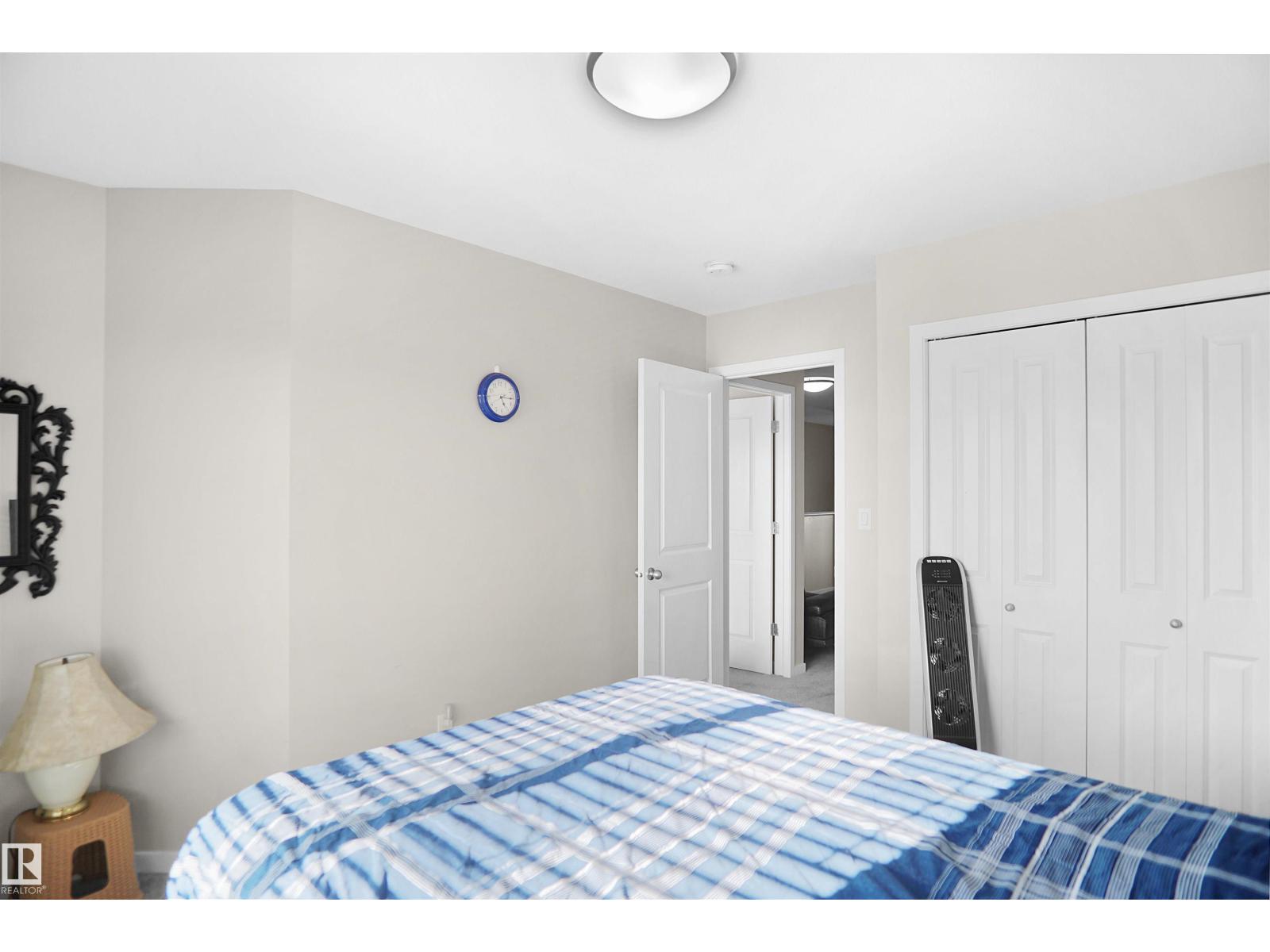 Photo 3 of 671 Eagleson Crescent Nw Nw, Edmonton AB