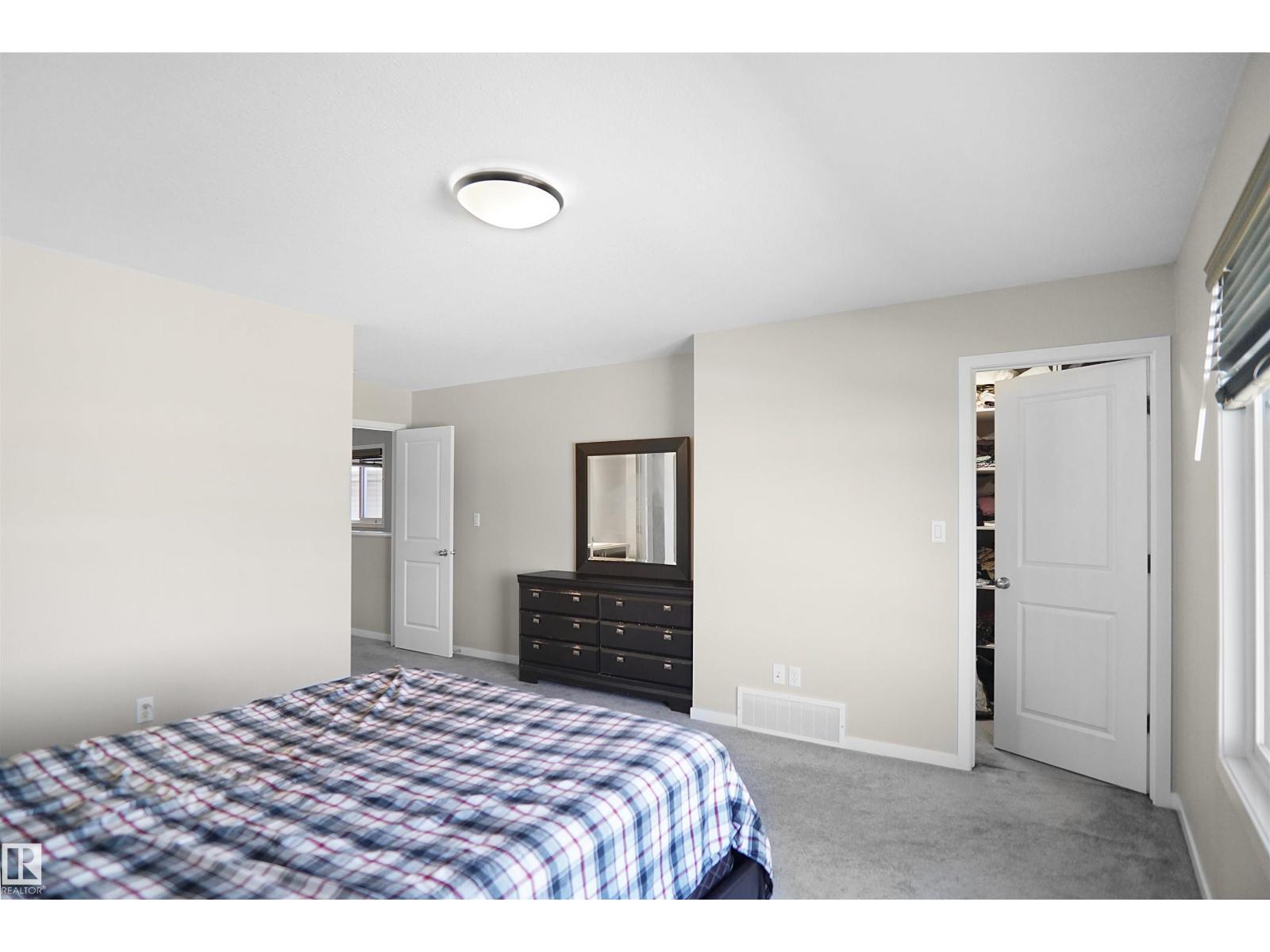 Photo 45 of 671 Eagleson Crescent Nw Nw, Edmonton AB