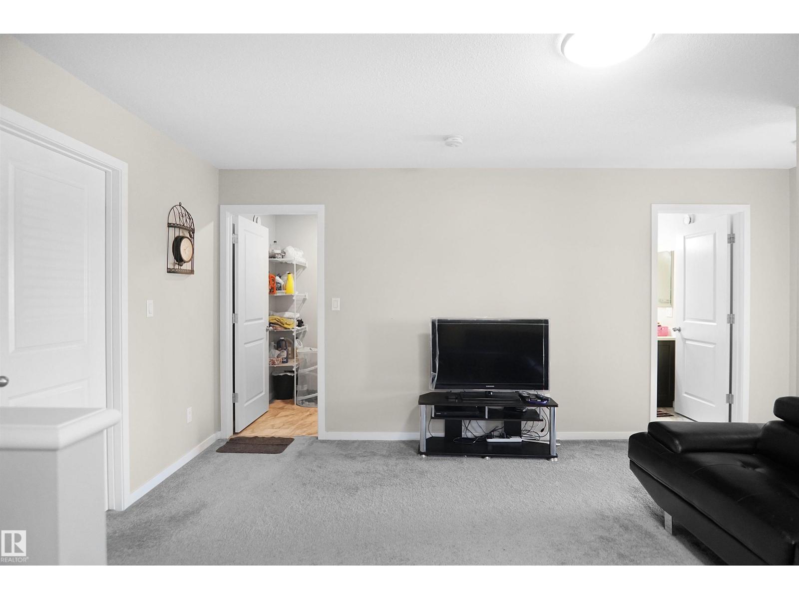 Photo 25 of 671 Eagleson Crescent Nw Nw, Edmonton AB