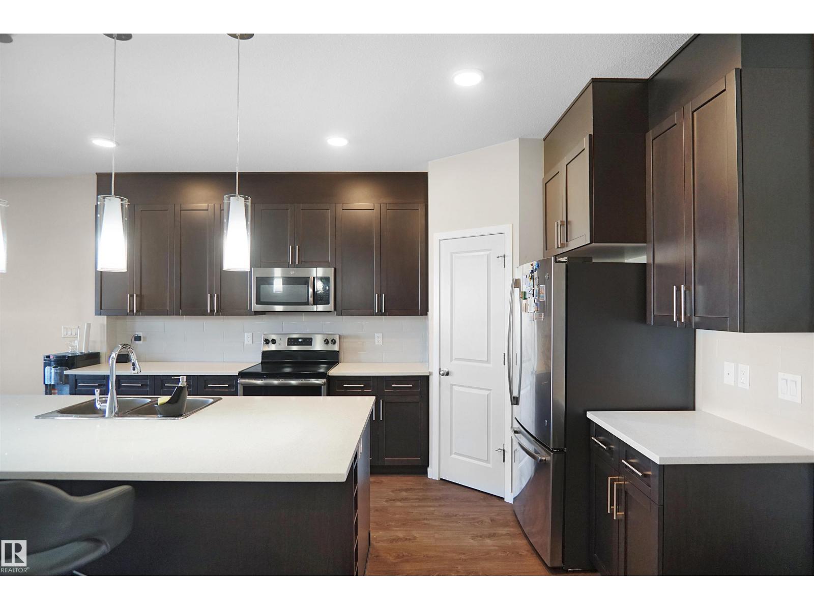 Photo 47 of 671 Eagleson Crescent Nw Nw, Edmonton AB