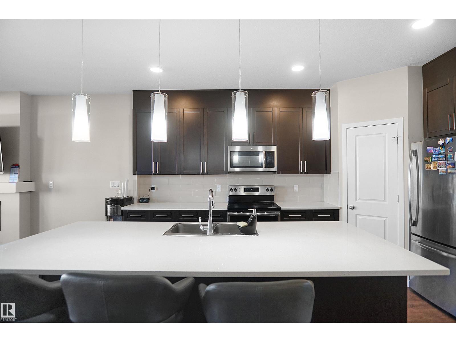 Photo 35 of 671 Eagleson Crescent Nw Nw, Edmonton AB
