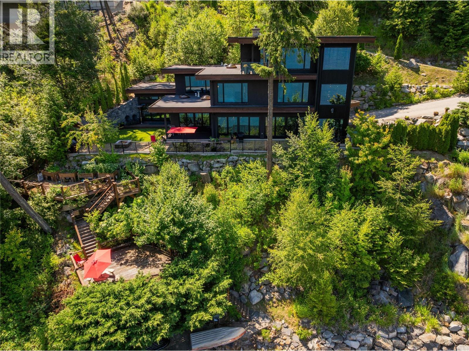 Photo 2 of 59 Johnstone Road, Nelson BC