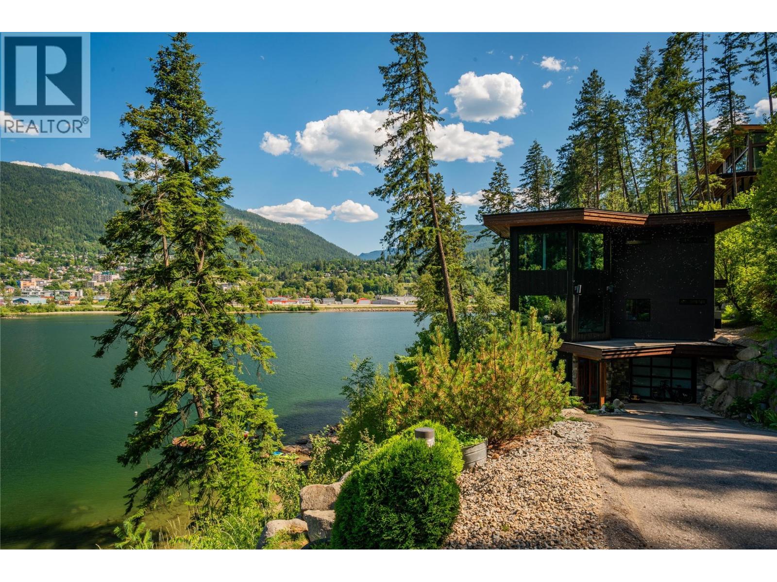 Photo 11 of 59 Johnstone Road, Nelson BC