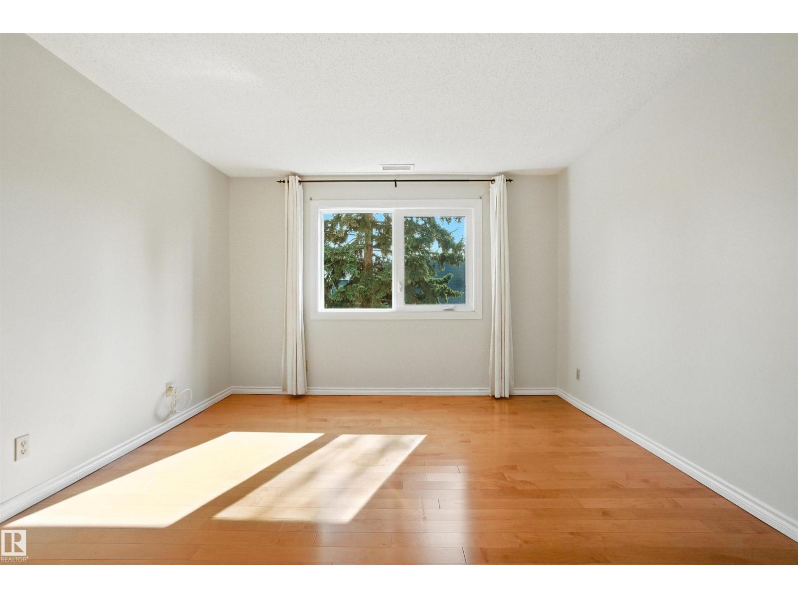 Photo 12 of 213 14810 51 Av Nw, Edmonton AB