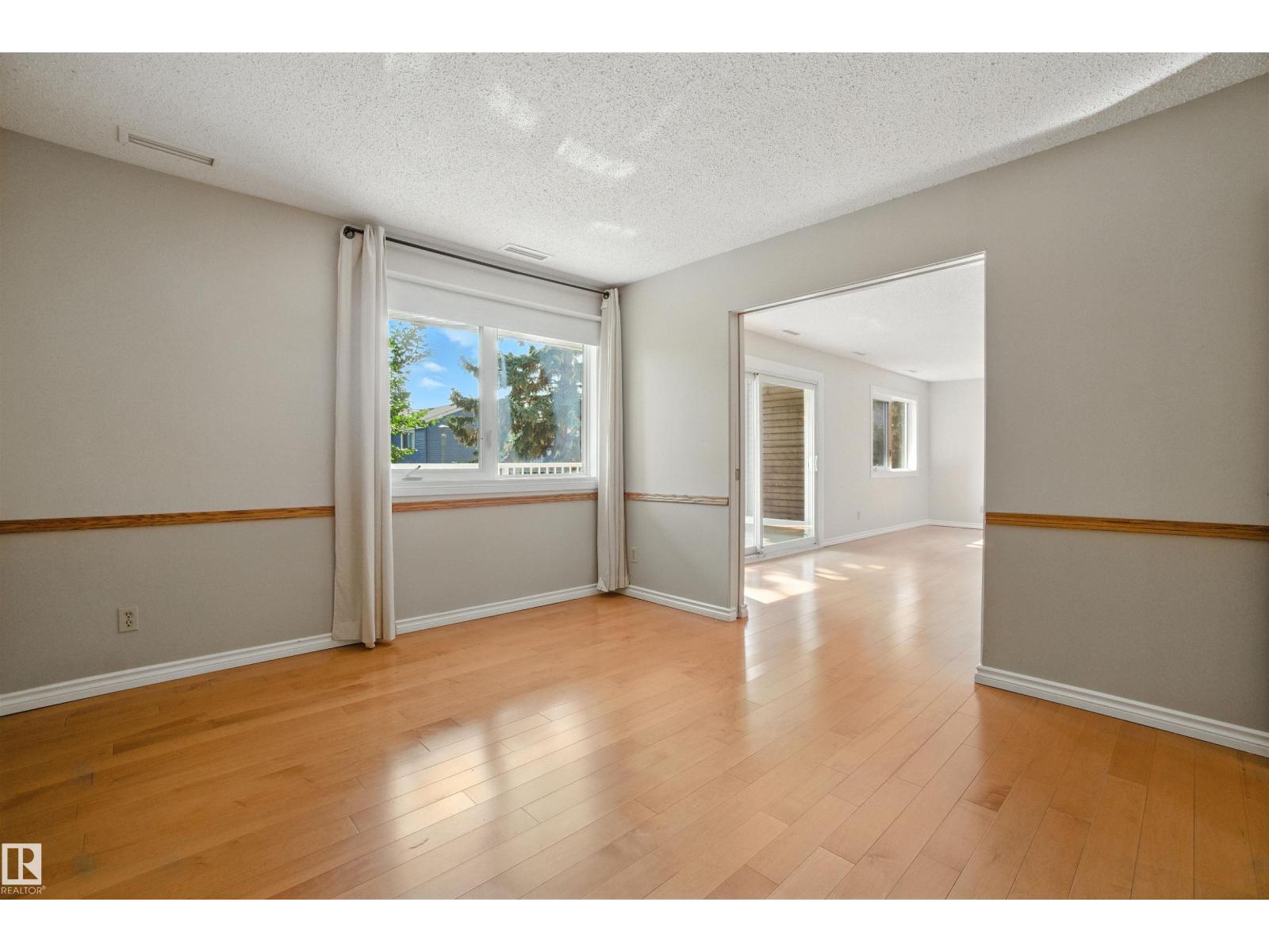 Photo 40 of 213 14810 51 Av Nw, Edmonton AB