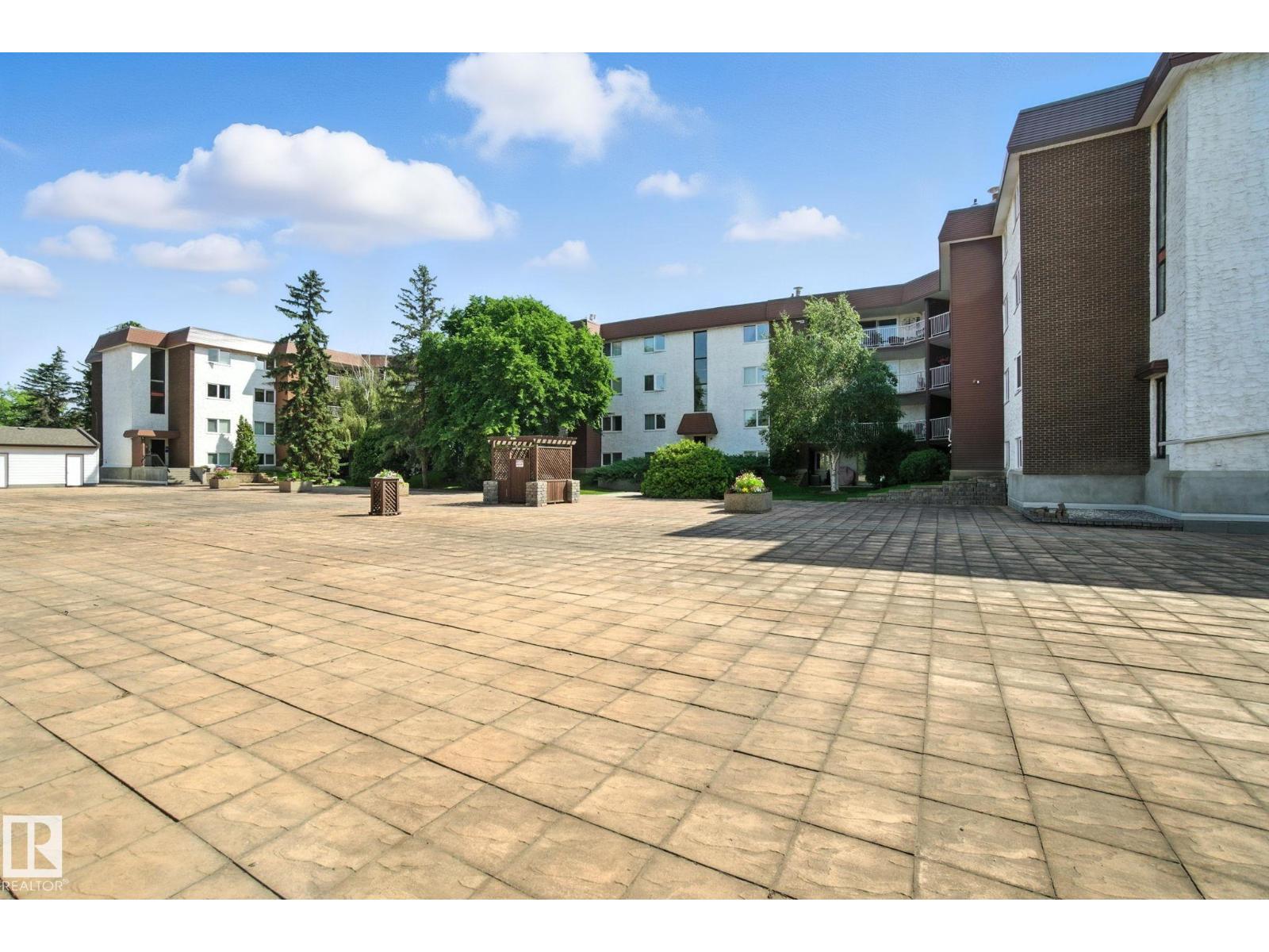 Photo 9 of 213 14810 51 Av Nw, Edmonton AB