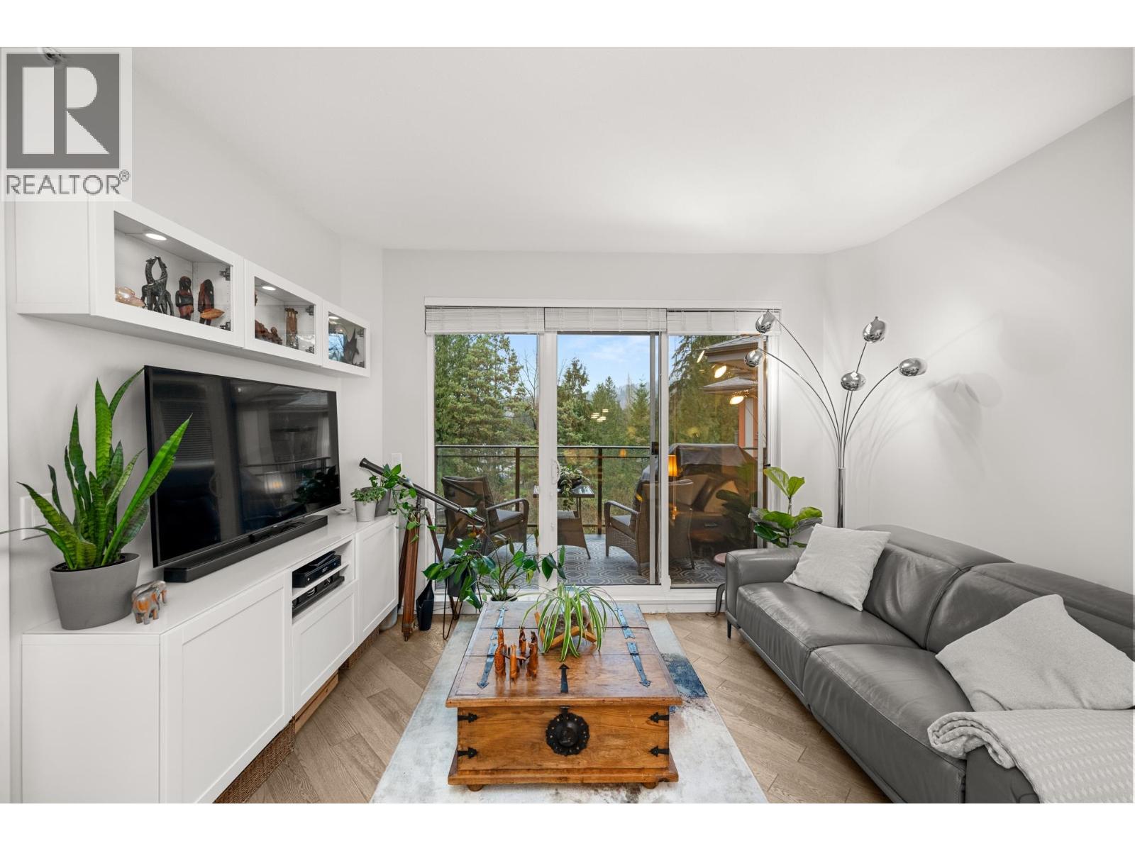 Photo 2 of 501 3399 Noel Drive, Burnaby BC