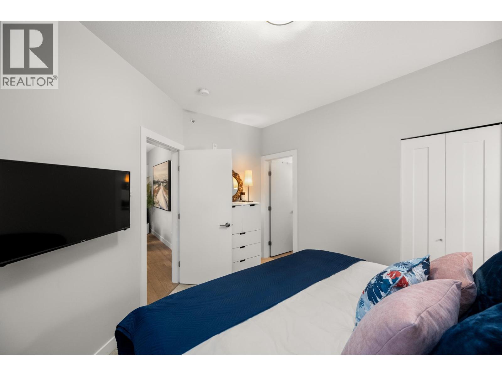 Photo 20 of 501 3399 Noel Drive, Burnaby BC