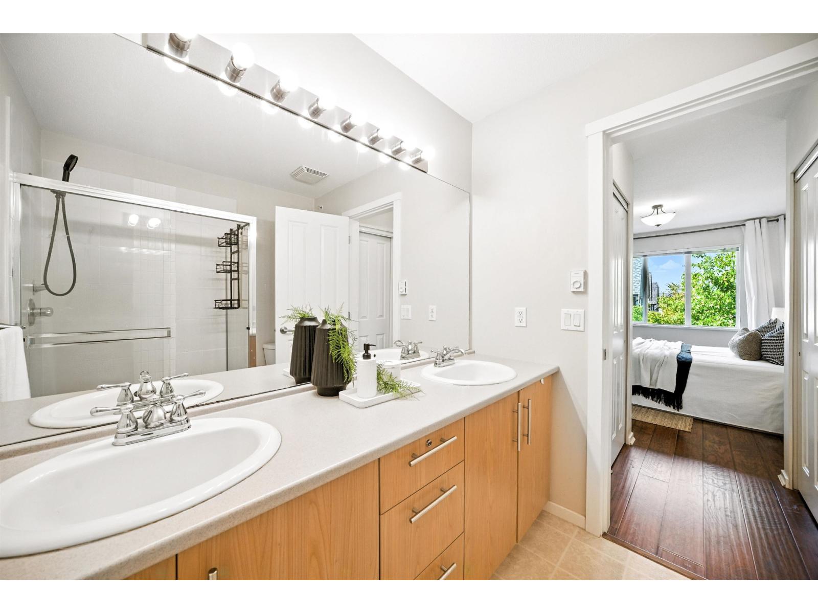 Photo 14 of 51 20875 80 Avenue, Langley BC