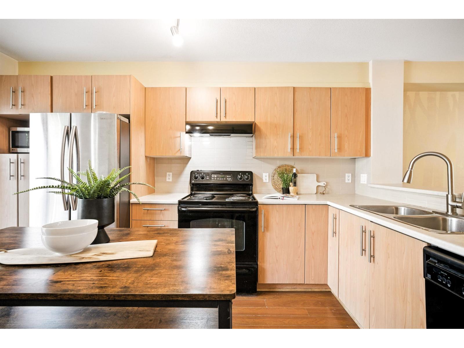 Photo 7 of 51 20875 80 Avenue, Langley BC