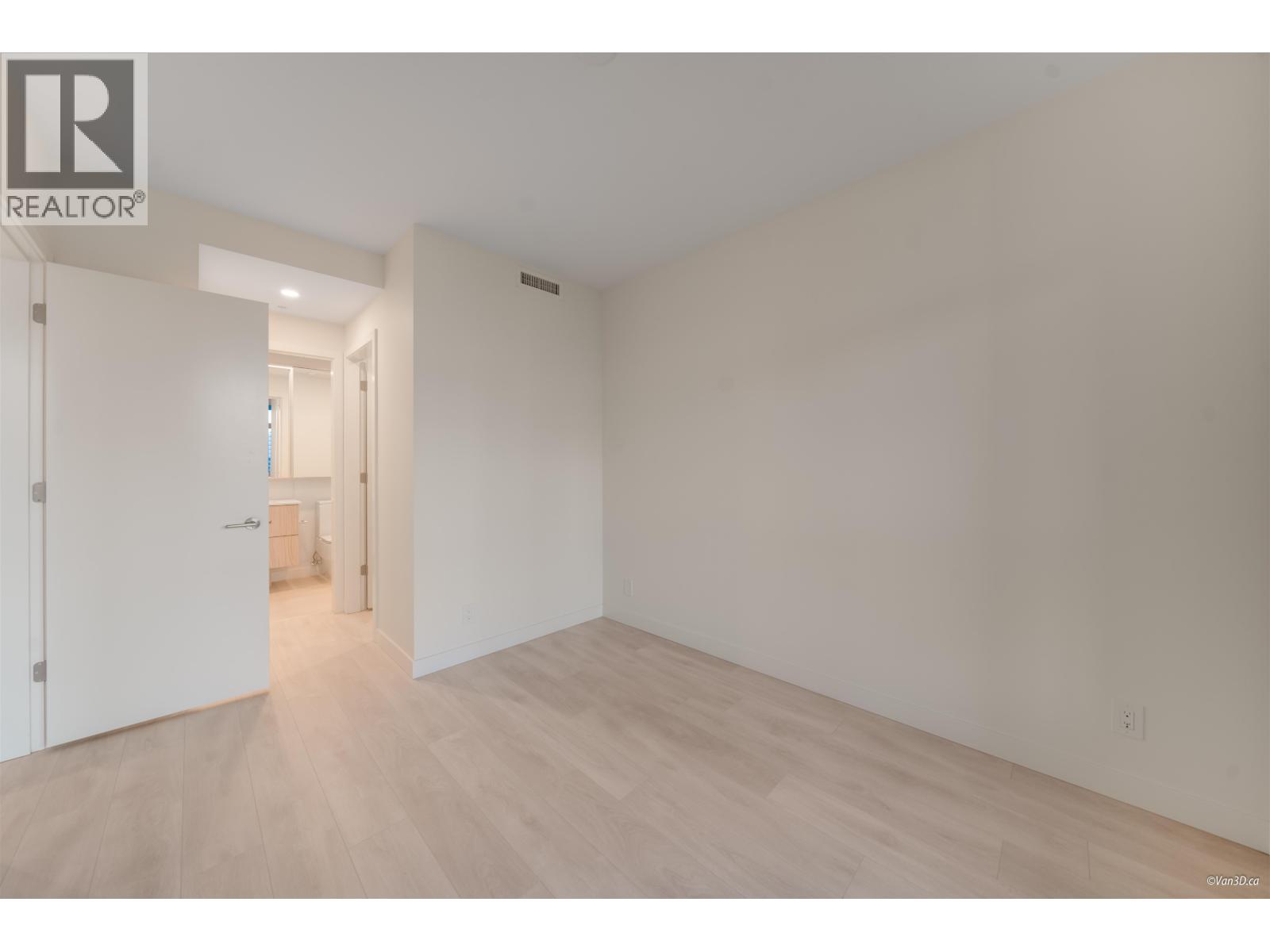 Photo 14 of 1407 537 Cottonwood Avenue, Coquitlam BC