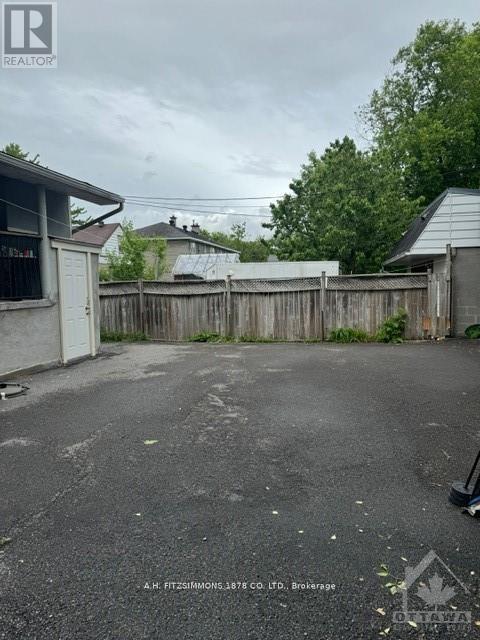 Photo 4 of 1250 Dorchester Avenue, Ottawa ON