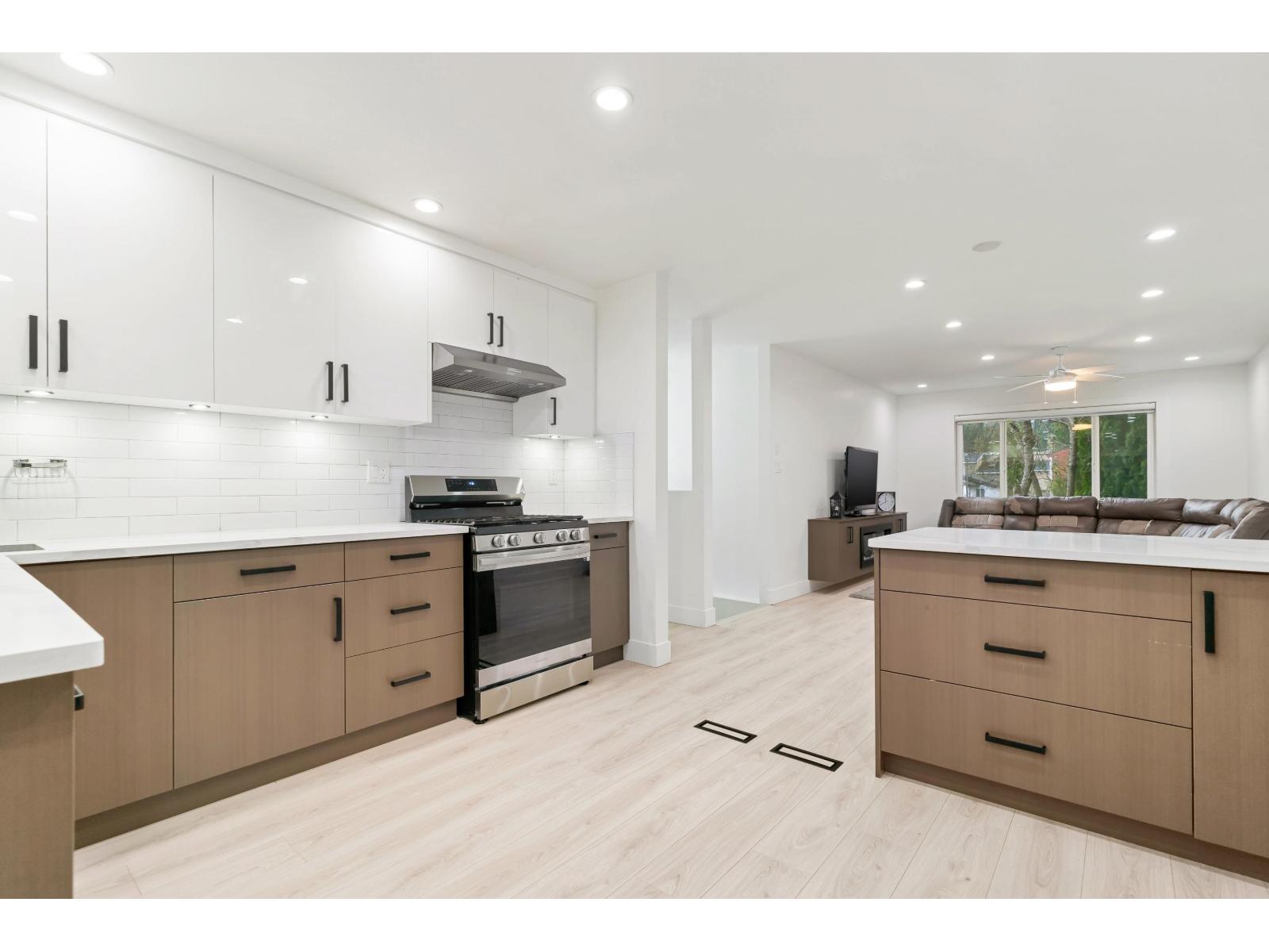 Photo 1 of 13975 80 B Avenue, Surrey BC