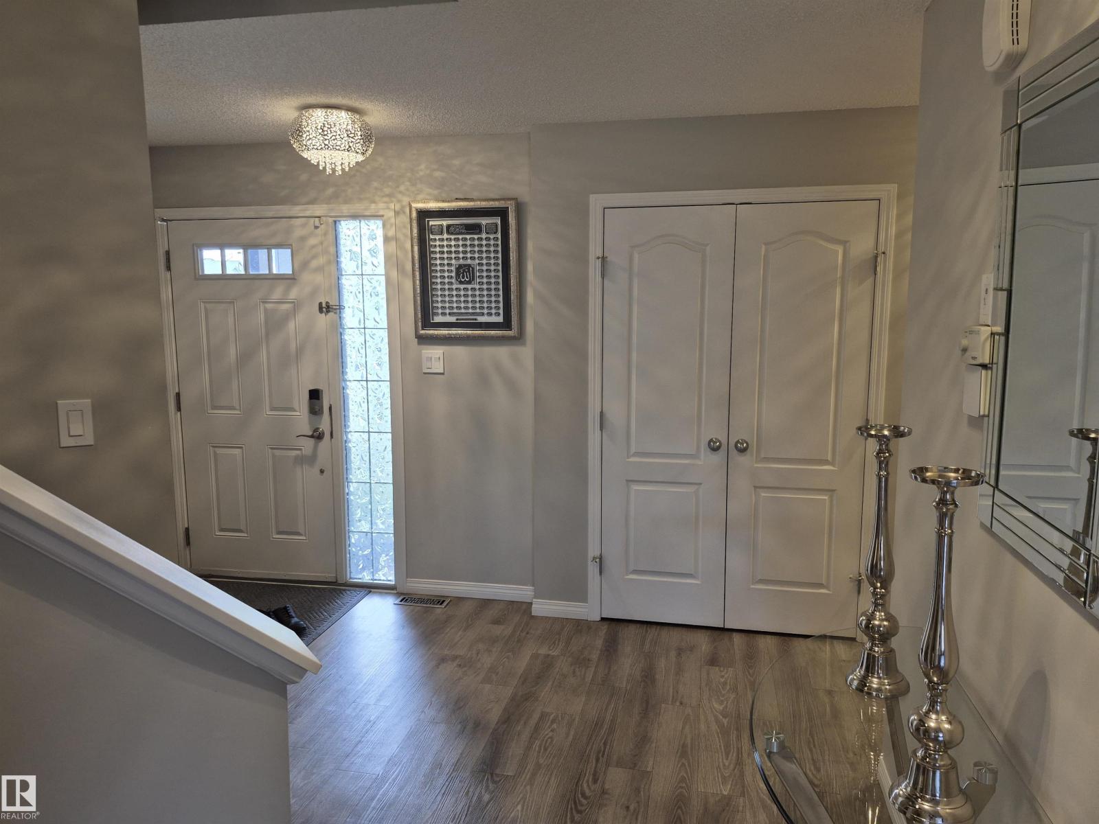 Photo 16 of 17023 38 St Nw, Edmonton AB
