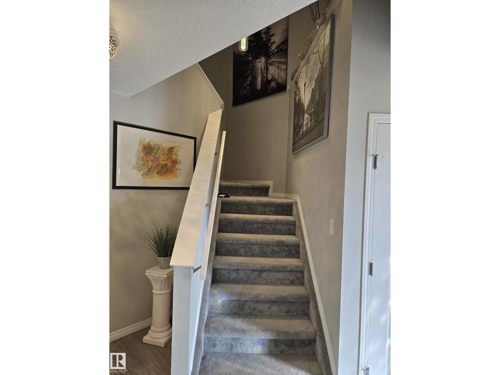 Photo 12 of 17023 38 St Nw, Edmonton AB