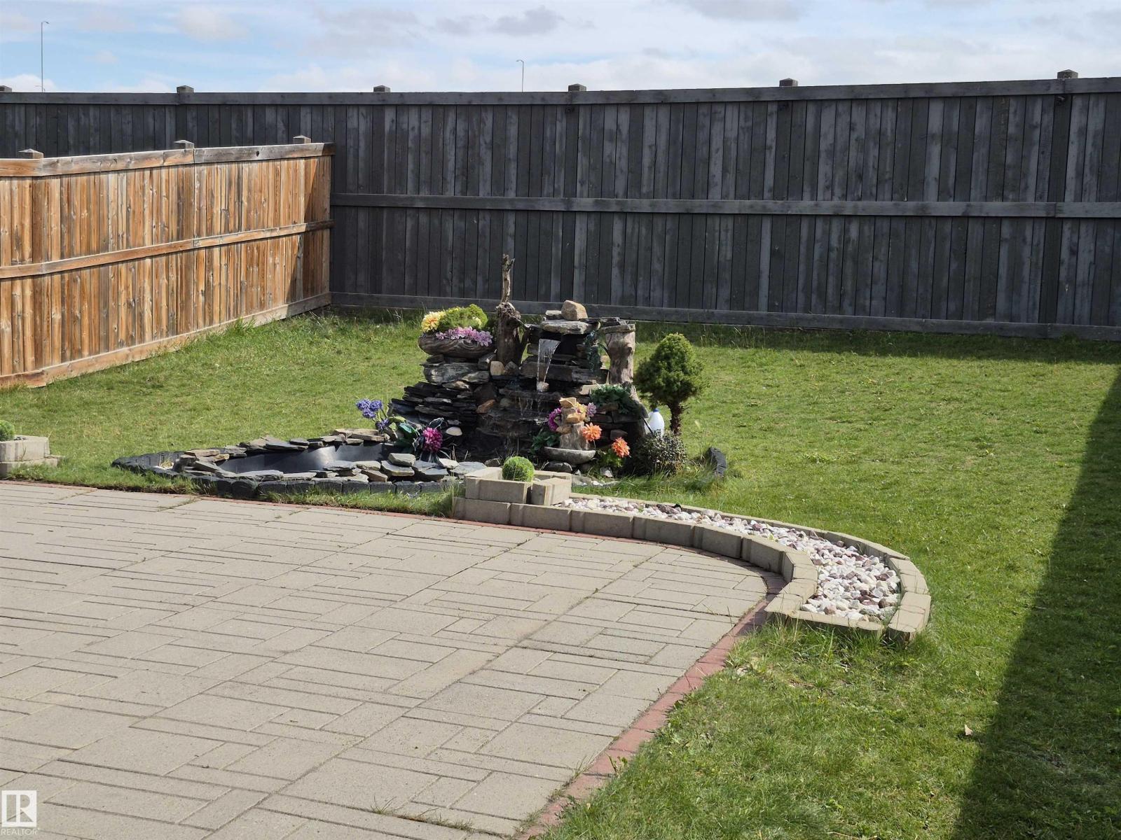 Photo 11 of 17023 38 St Nw, Edmonton AB