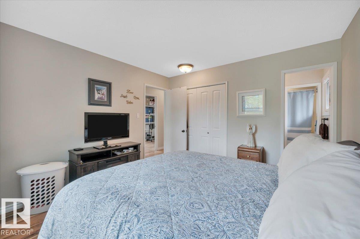 Photo 31 of 19 Lamoureux Pl, St Albert AB