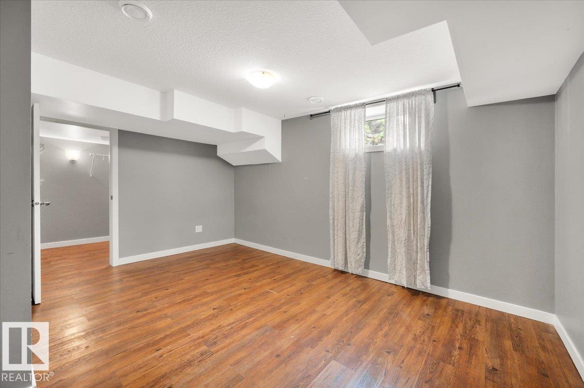 Photo 42 of 19 Lamoureux Pl, St Albert AB