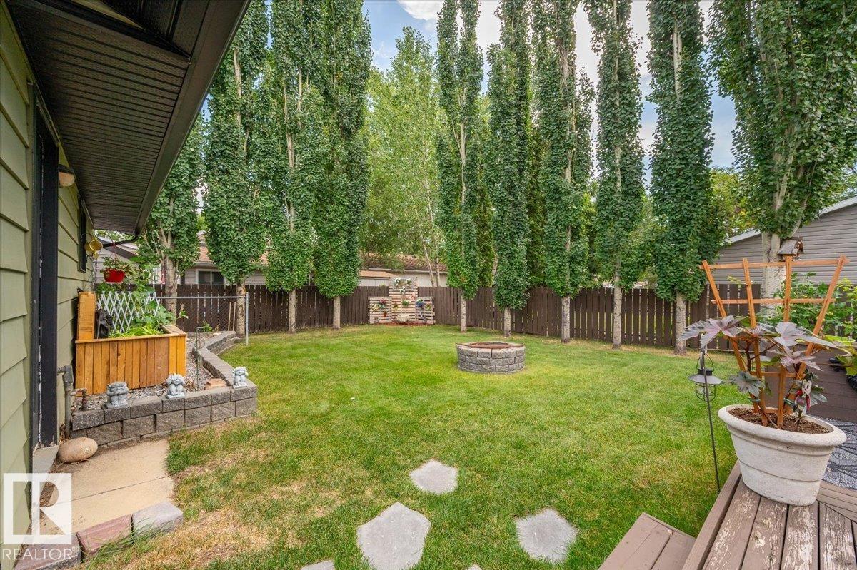 Photo 1 of 19 Lamoureux Pl, St Albert AB