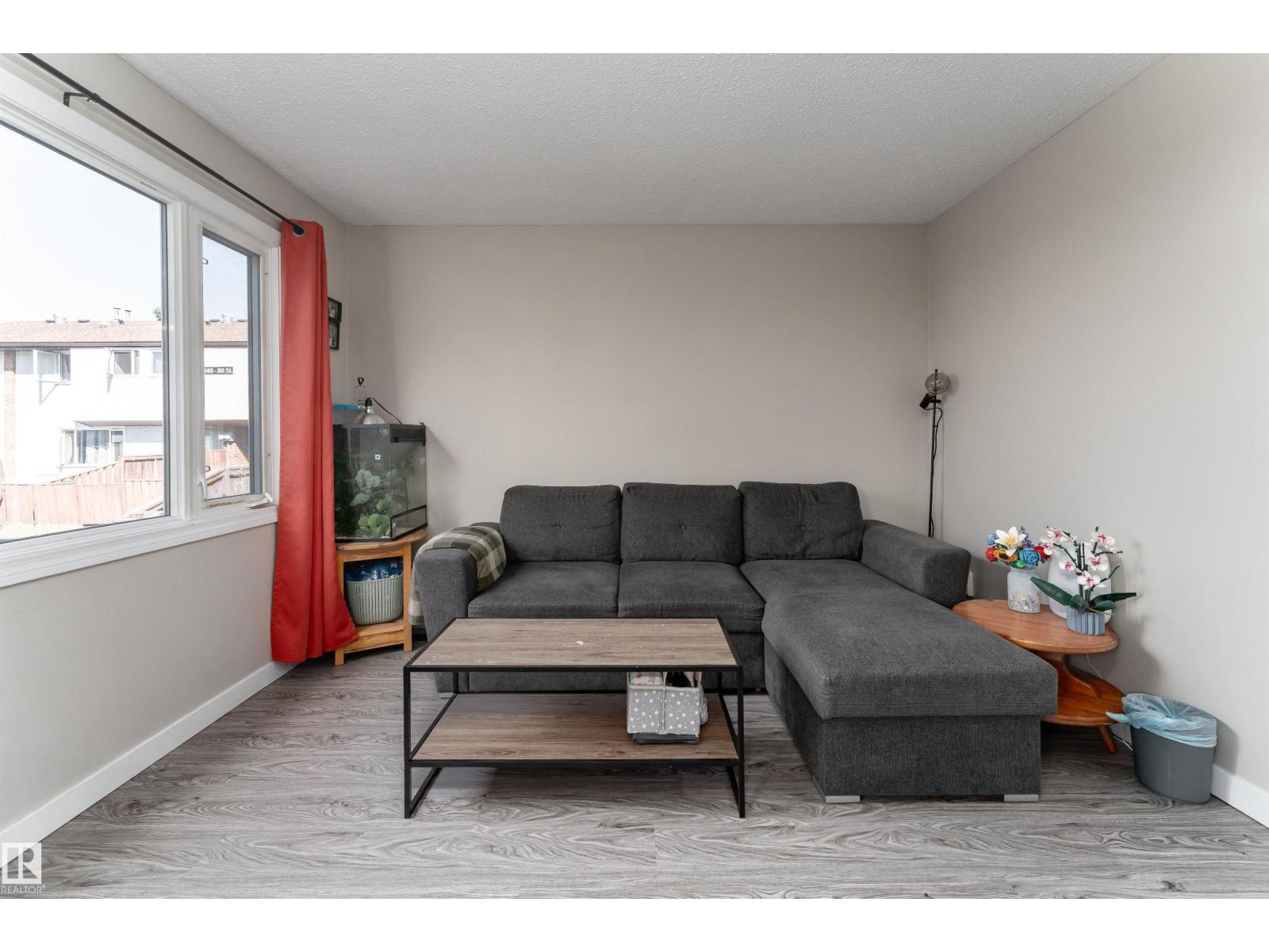 Photo 13 of 12 14230 80 St Nw, Edmonton AB