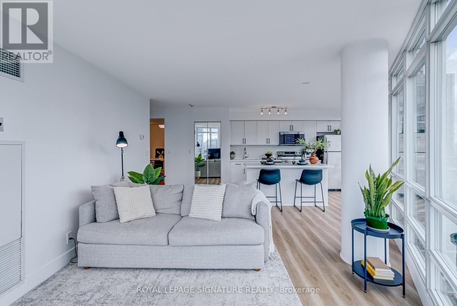 Photo 10 of 3909 397 Front Street W, Toronto ON