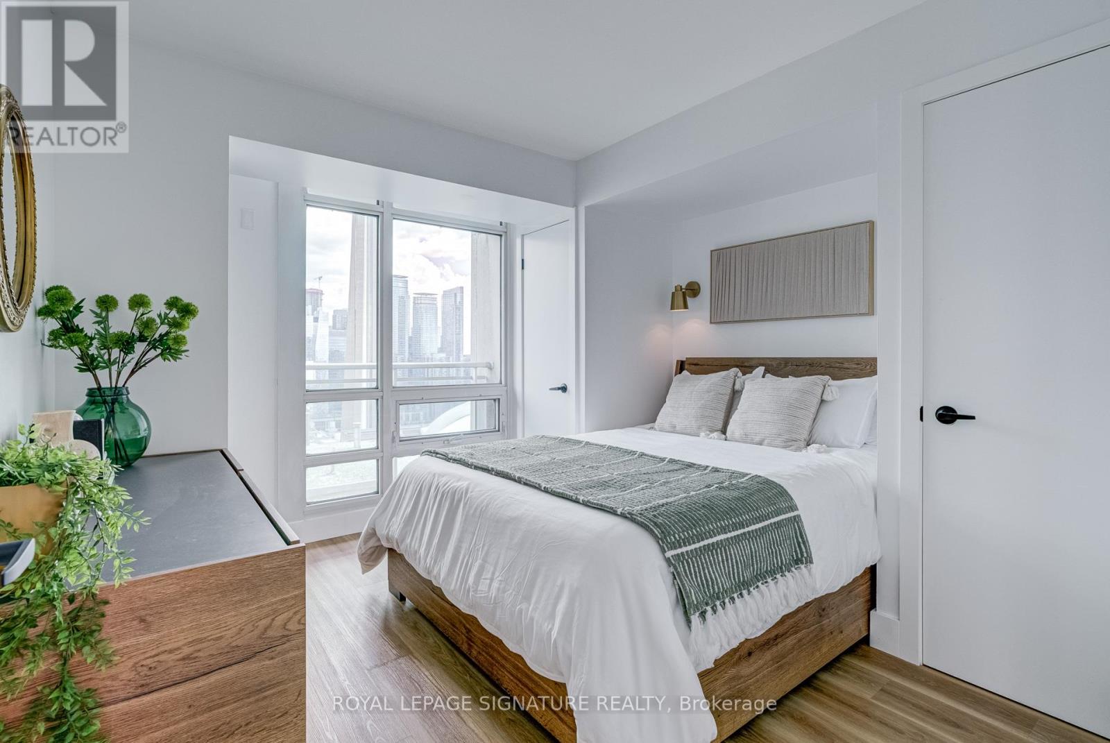 Photo 19 of 3909 397 Front Street W, Toronto ON
