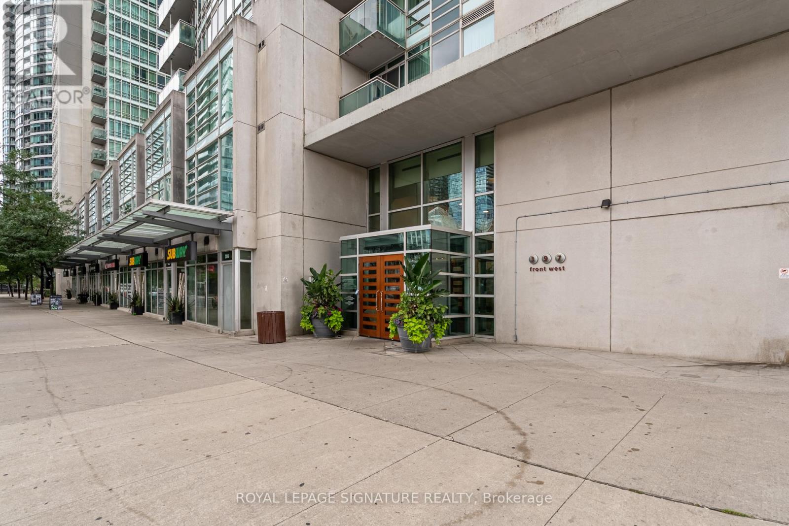 Photo 2 of 3909 397 Front Street W, Toronto ON