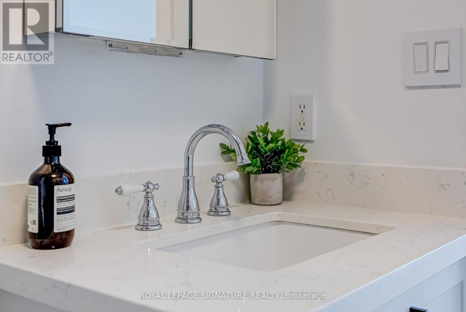 Photo 24 of 3909 397 Front Street W, Toronto ON
