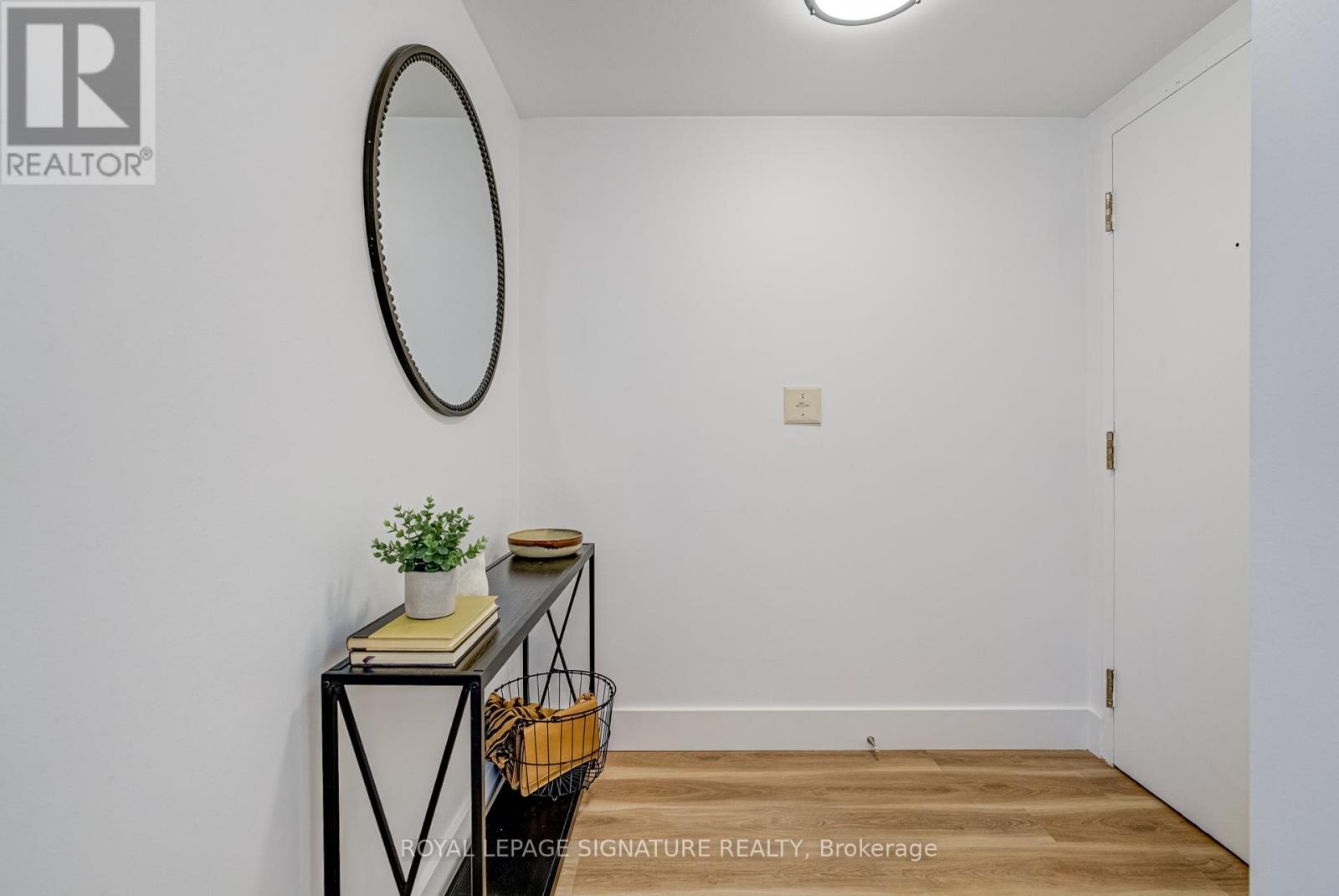 Photo 4 of 3909 397 Front Street W, Toronto ON