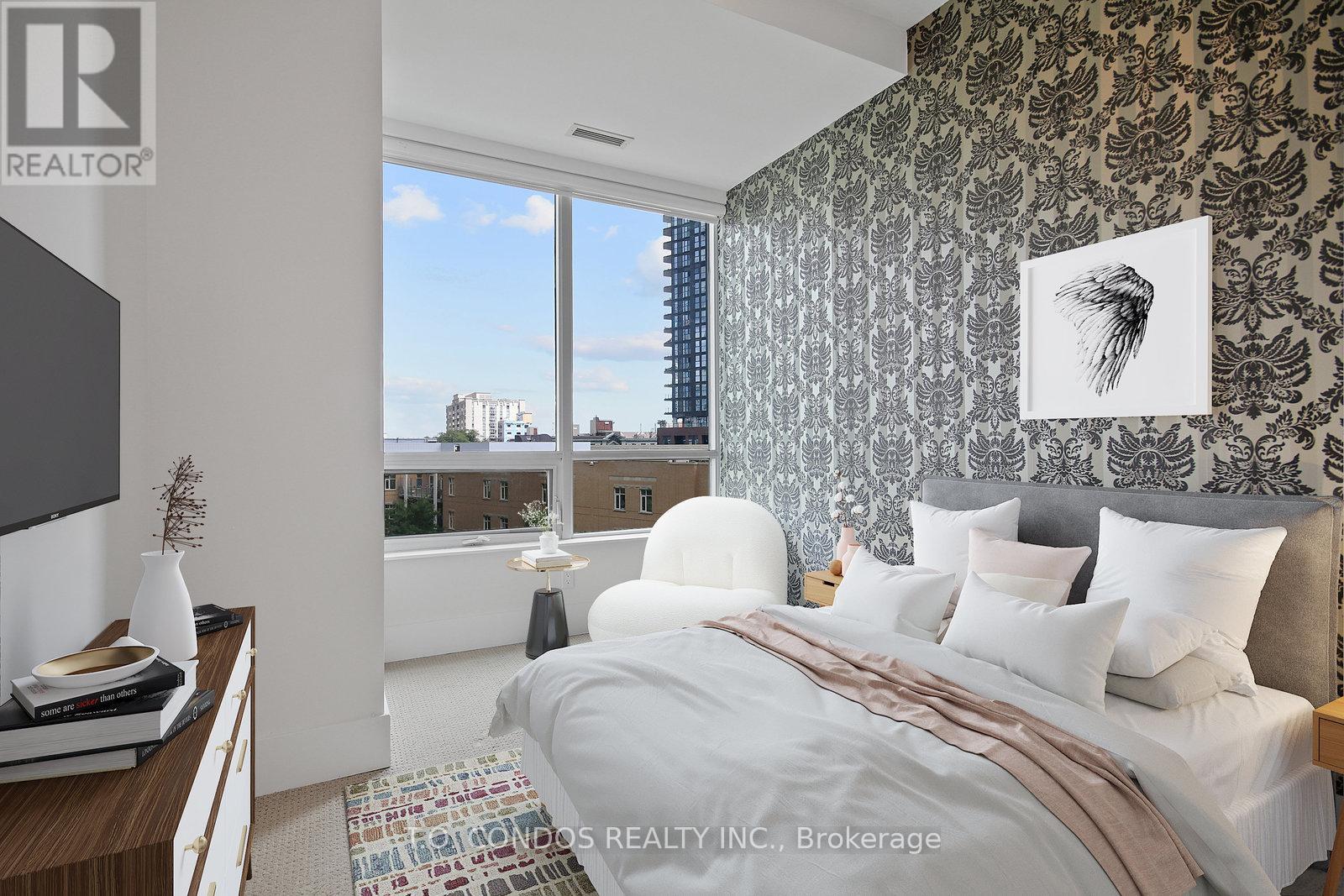Photo 2 of 523 120 Homewood Avenue, Toronto ON