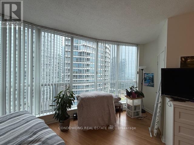 Photo 4 of 2001 208 Queens Quay W, Toronto ON