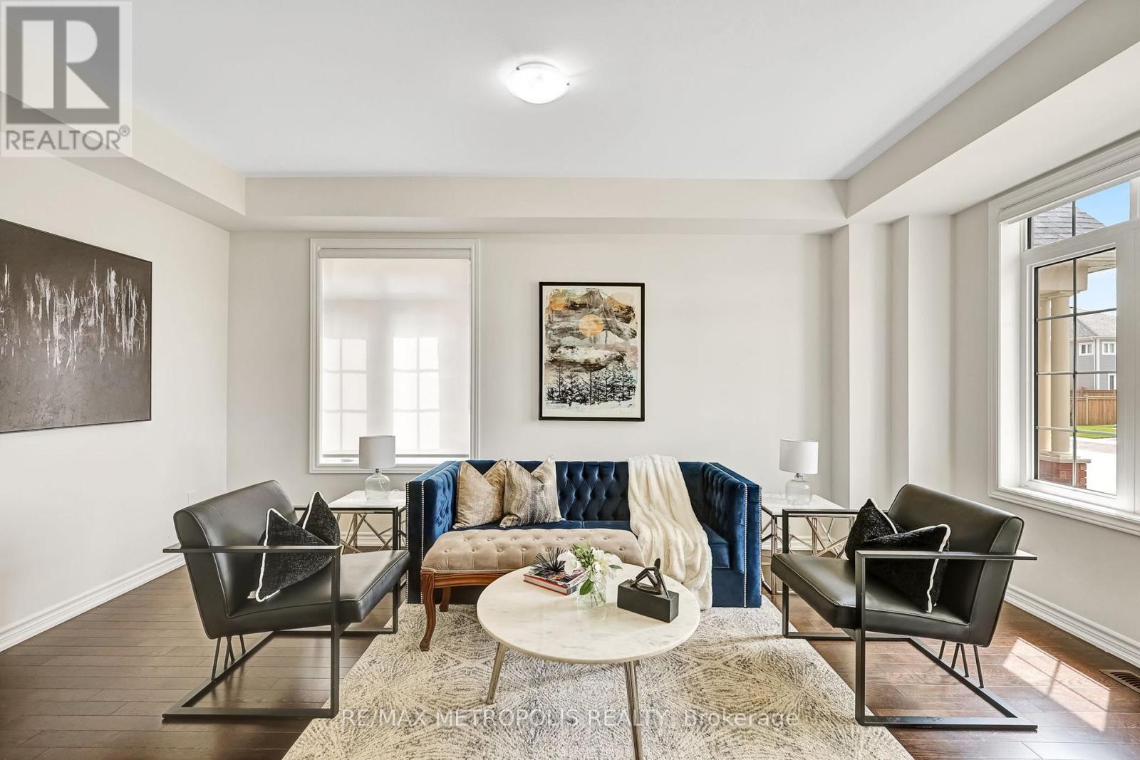 Photo 8 of 15 Douglas Kemp Crescent, Clarington ON