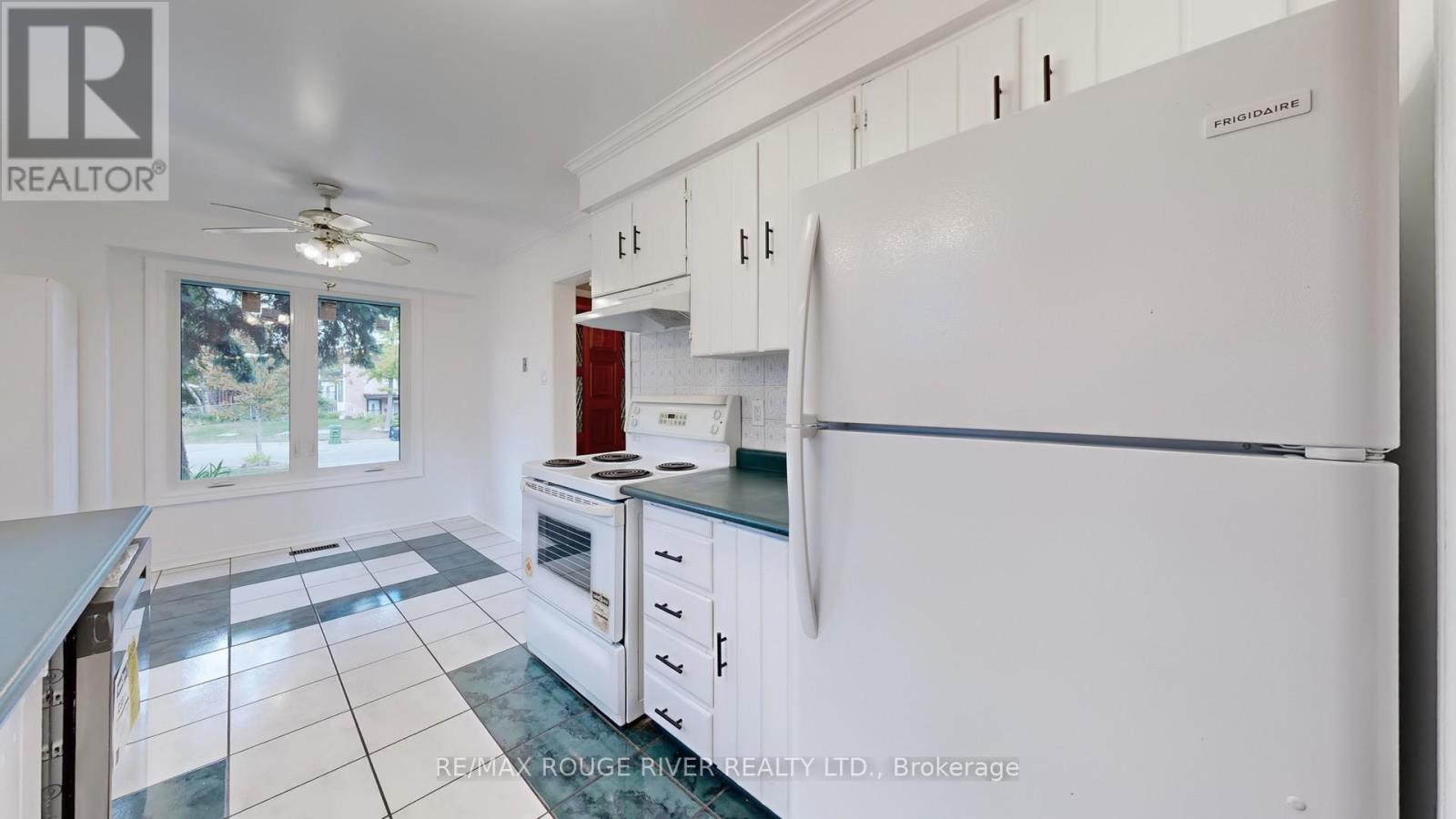 Photo 26 of 48 Millhouse Crescent, Toronto ON