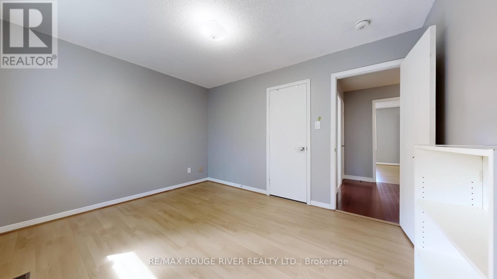 Photo 17 of 48 Millhouse Crescent, Toronto ON