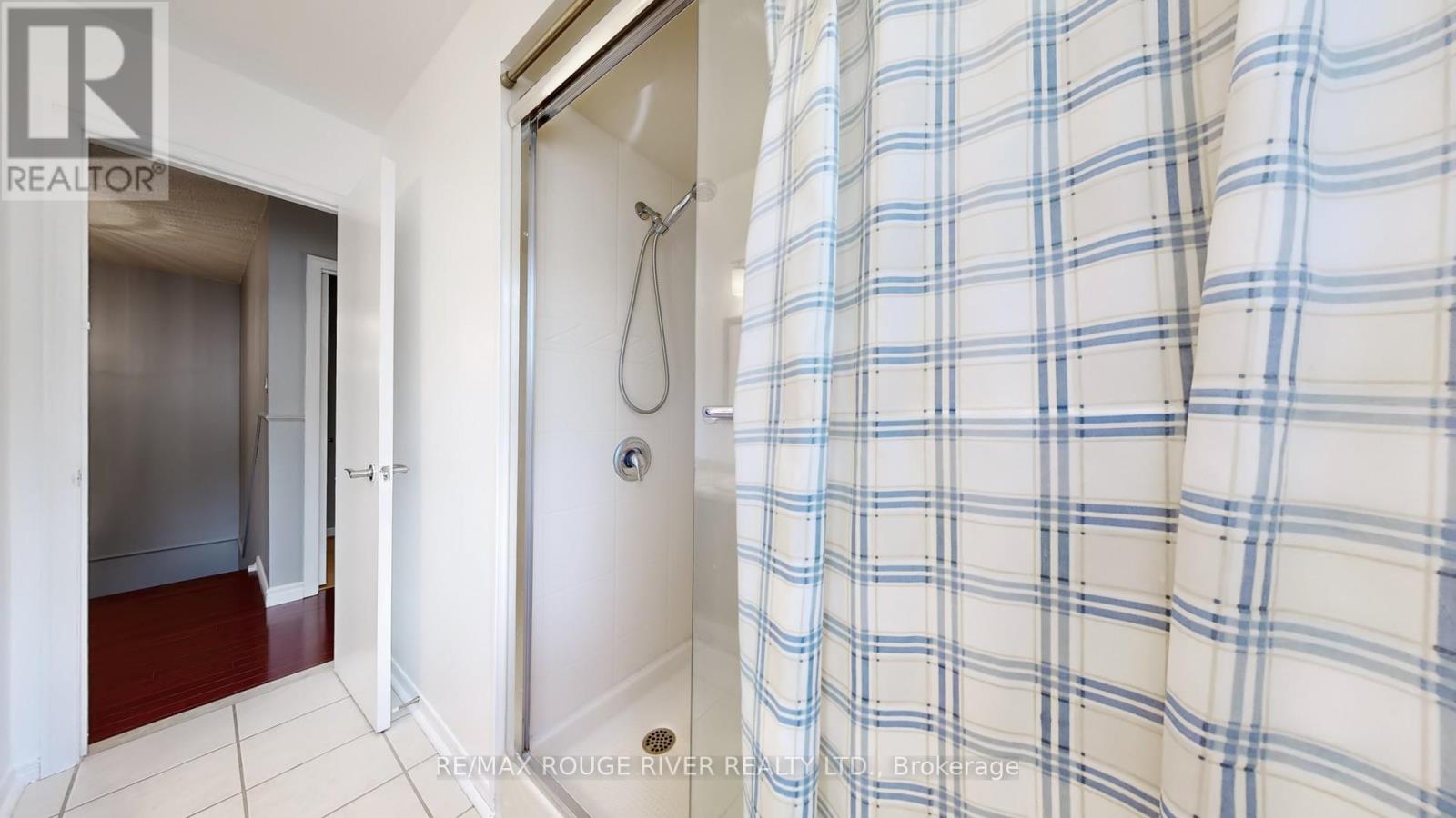 Photo 2 of 48 Millhouse Crescent, Toronto ON
