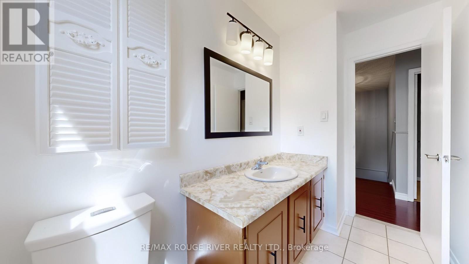 Photo 16 of 48 Millhouse Crescent, Toronto ON
