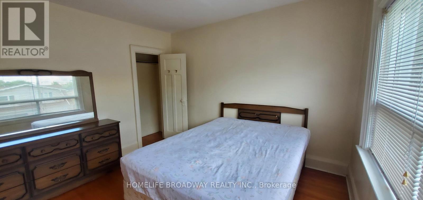Photo 17 of 223 Westwood Avenue, Toronto ON