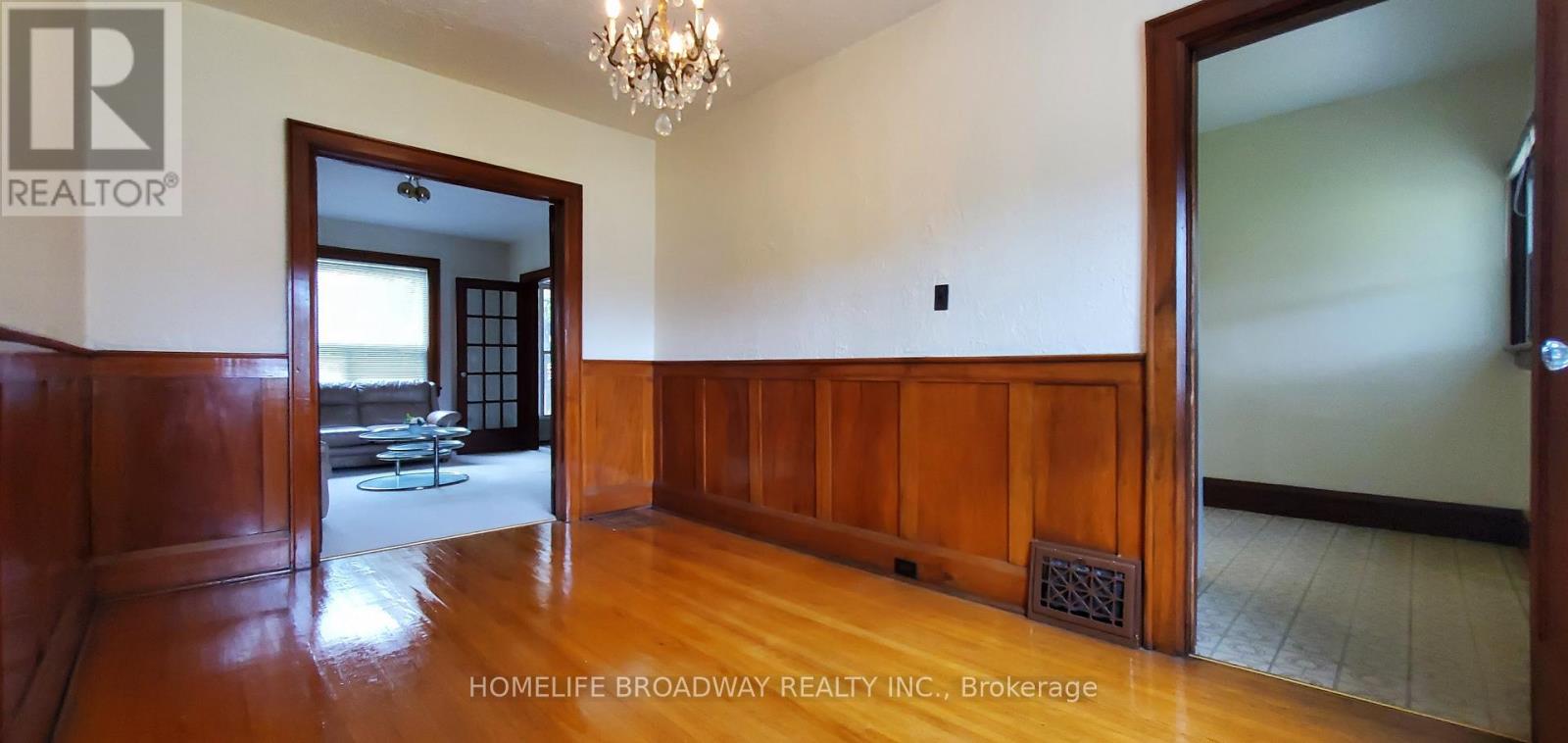 Photo 19 of 223 Westwood Avenue, Toronto ON