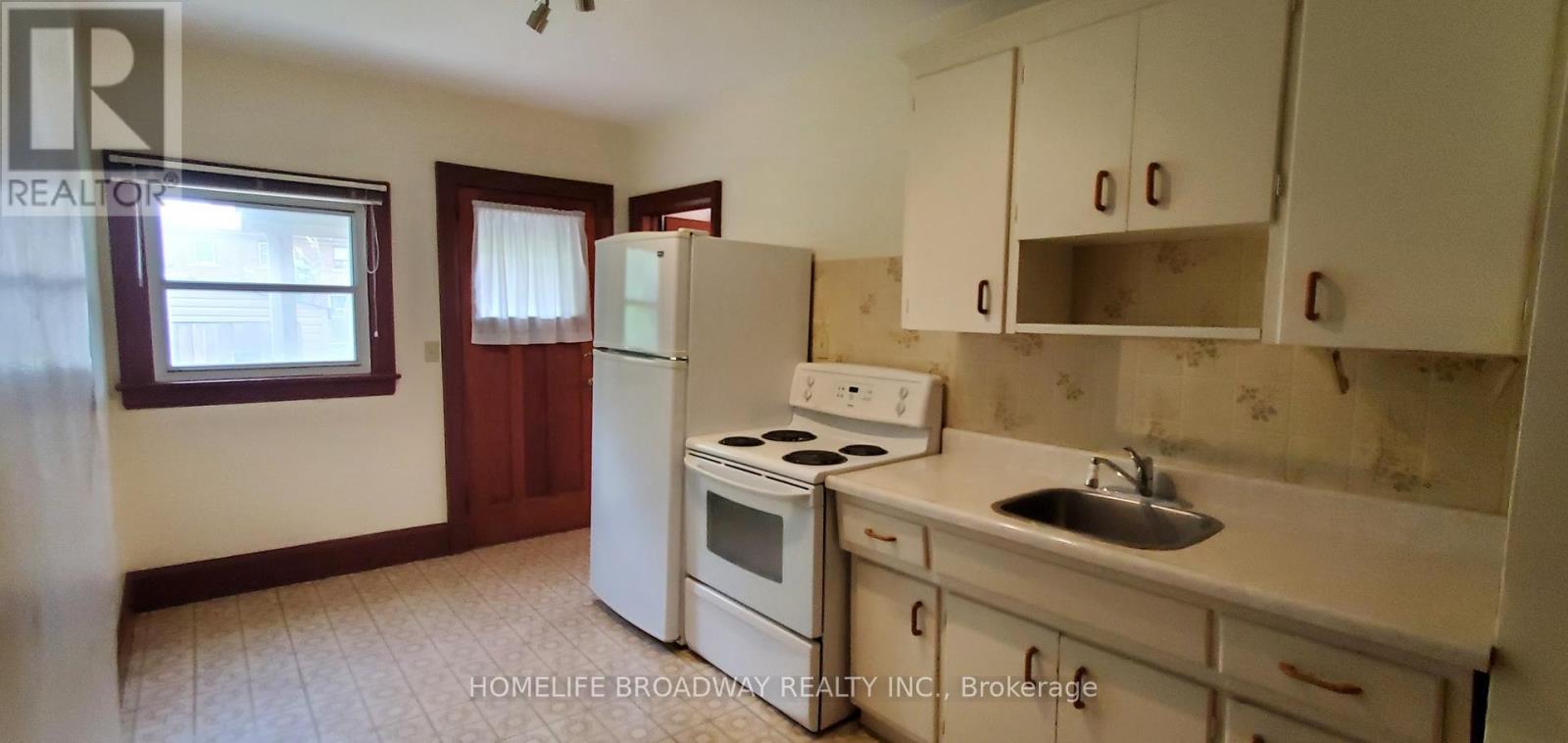 Photo 21 of 223 Westwood Avenue, Toronto ON