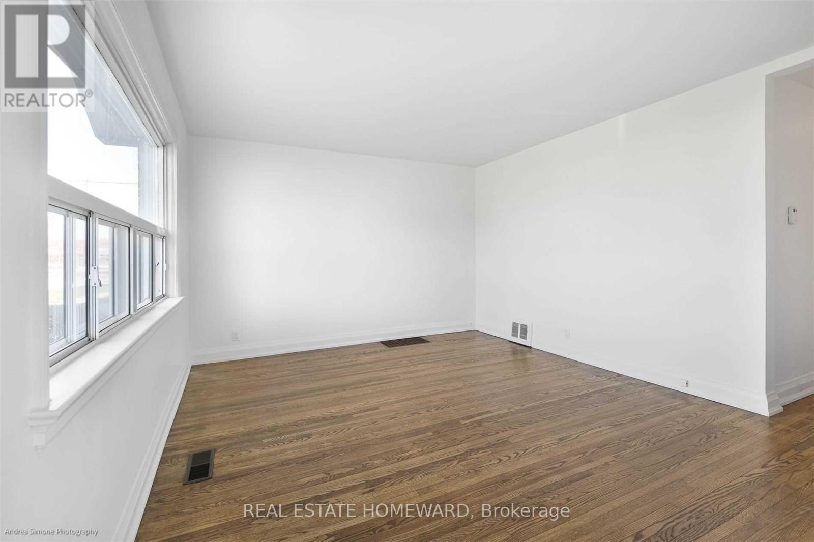 Photo 4 of 45 Edge Park Avenue, Toronto ON