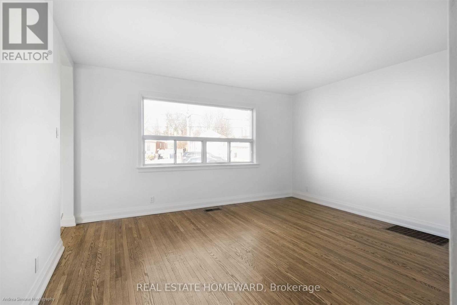 Photo 12 of 45 Edge Park Avenue, Toronto ON
