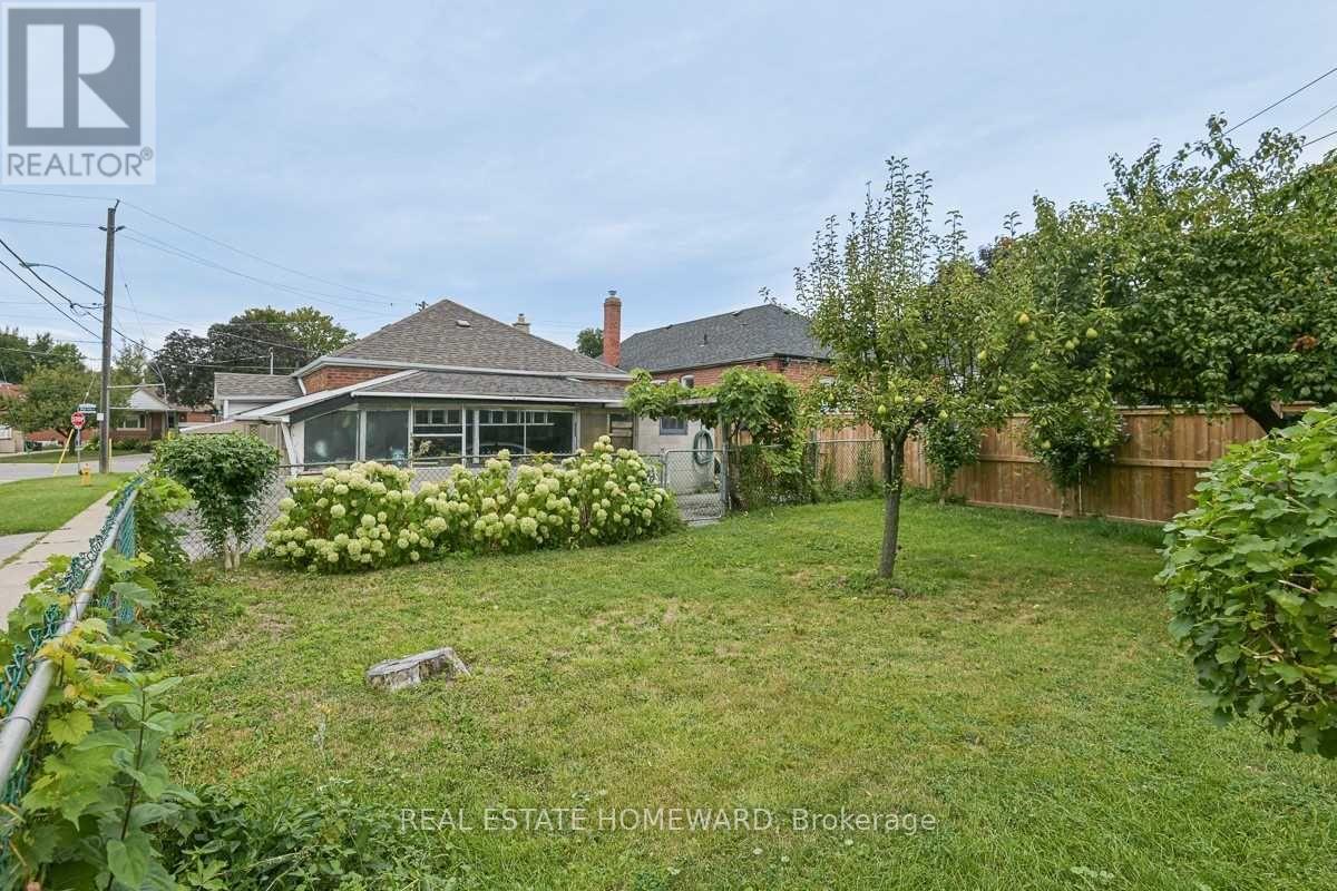 Photo 18 of 45 Edge Park Avenue, Toronto ON