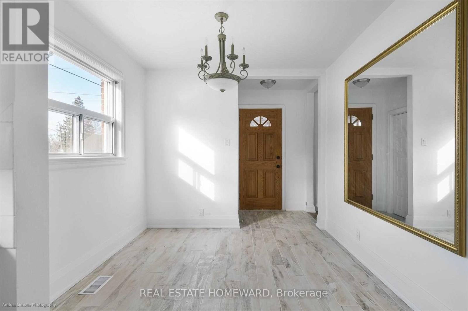 Photo 17 of 45 Edge Park Avenue, Toronto ON
