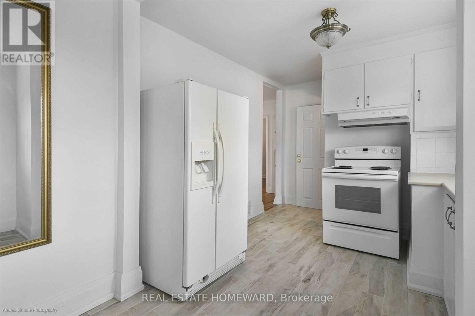 Photo 6 of 45 Edge Park Avenue, Toronto ON
