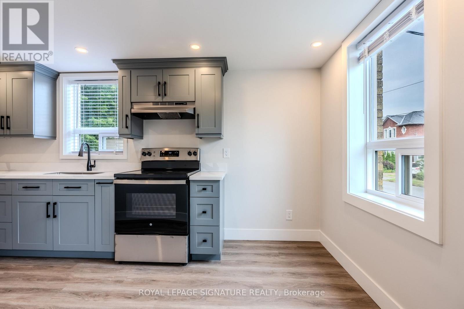 Photo 26 of 3 1 Hassard Avenue, Toronto ON