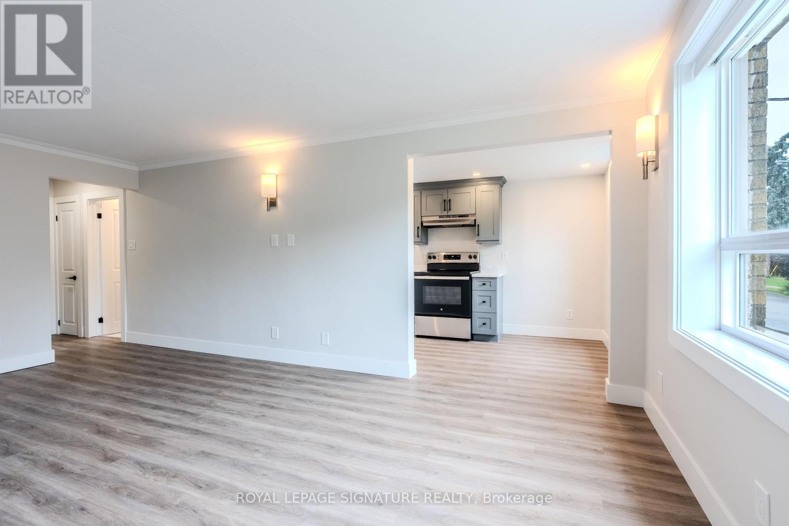 Photo 15 of 3 1 Hassard Avenue, Toronto ON