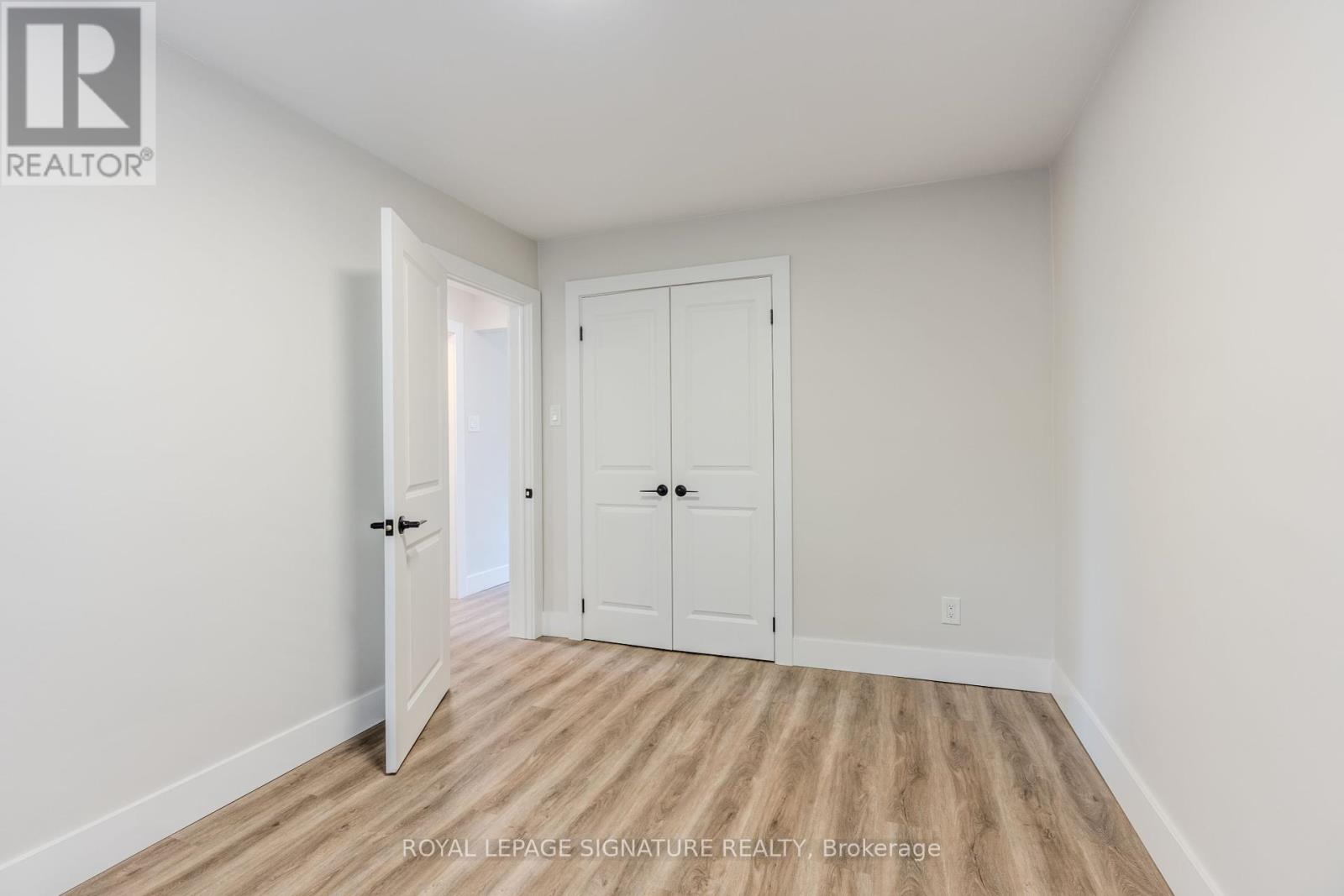 Photo 11 of 3 1 Hassard Avenue, Toronto ON
