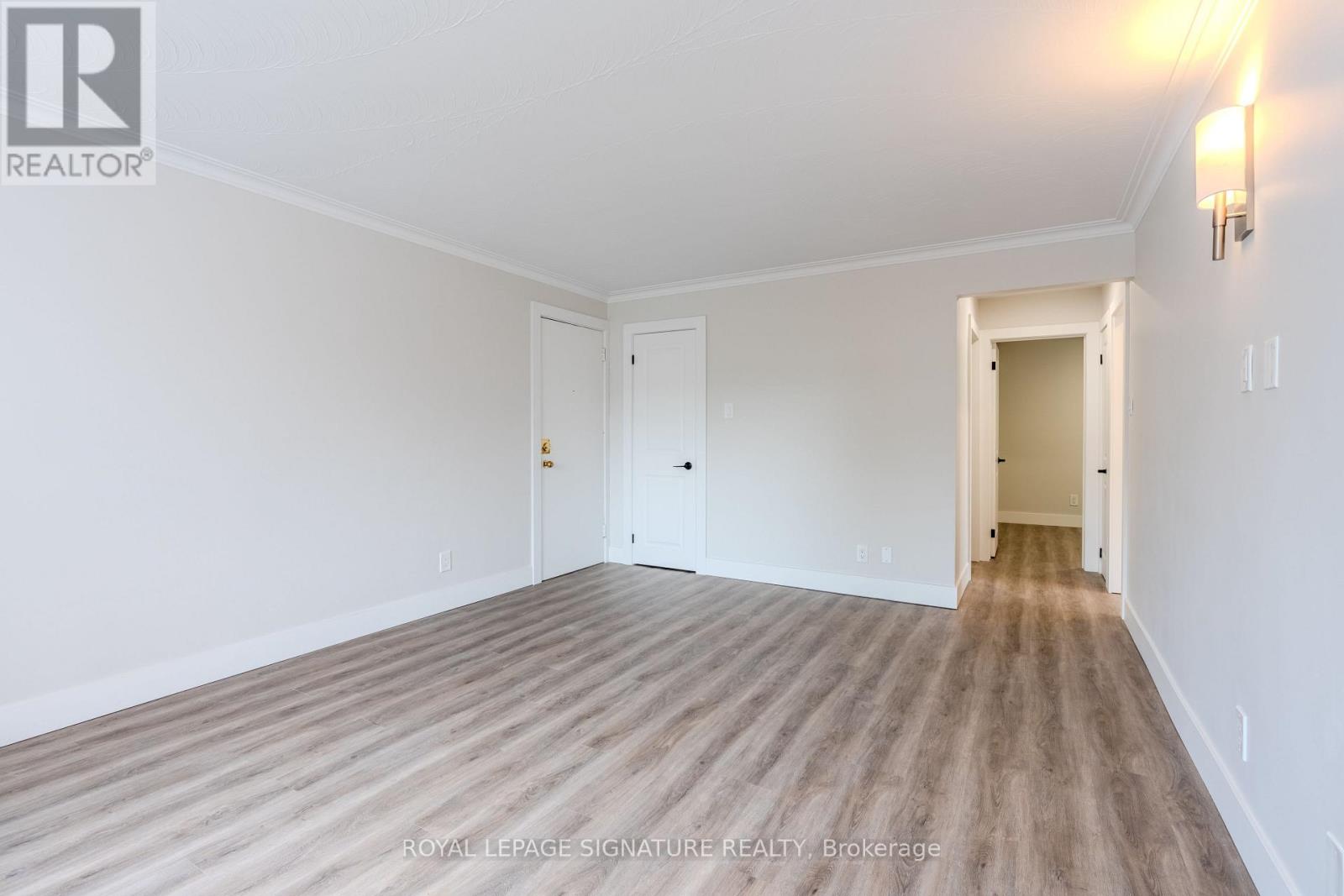 Photo 14 of 3 1 Hassard Avenue, Toronto ON