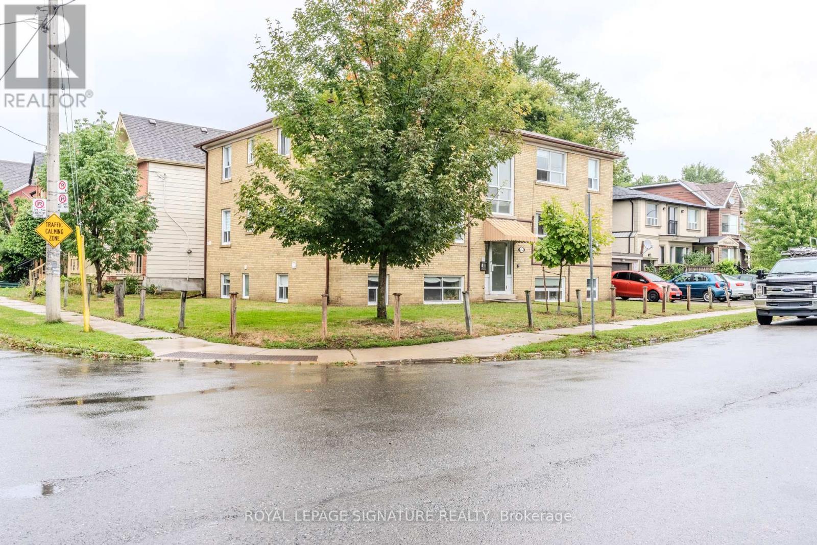 Photo 21 of 3 1 Hassard Avenue, Toronto ON