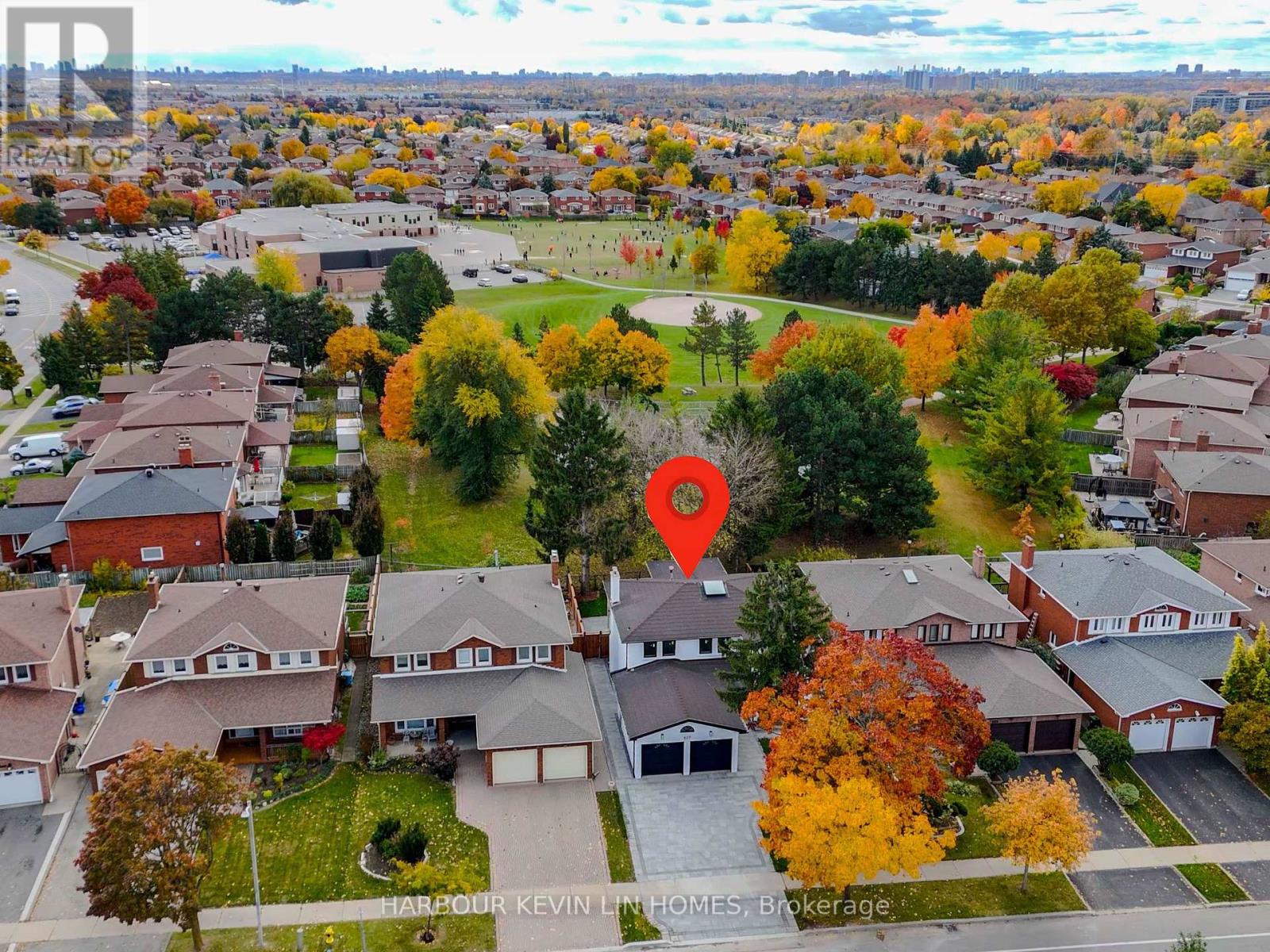 Photo 16 of 617 Chancellor Drive, Vaughan ON